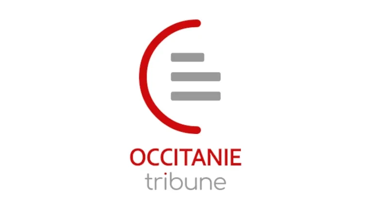 Logo d'Occitanie Tribune avec des lignes grises.